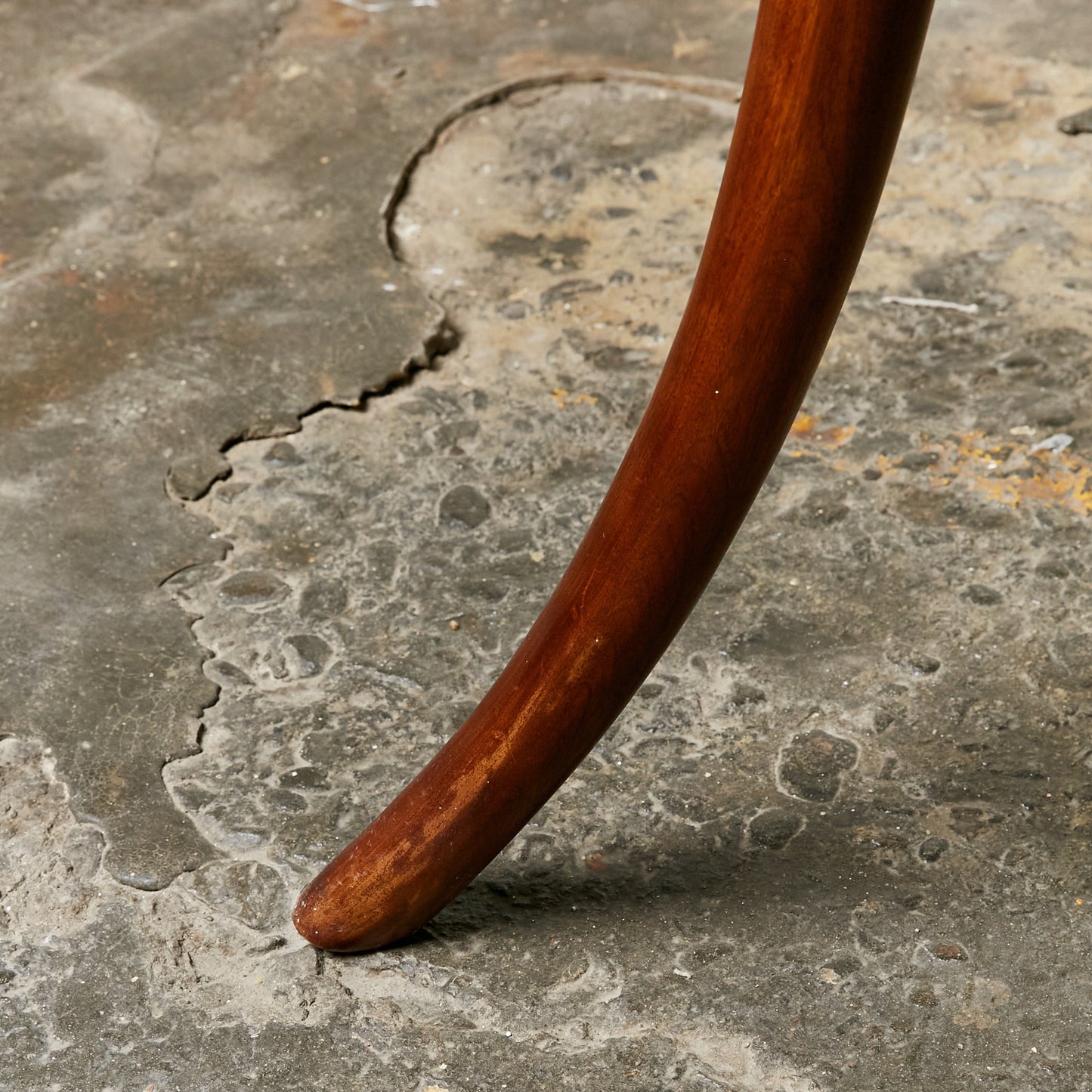 Mid-Century Modern Walnut Dining Table Designed by Robsjohn Gibbings for Widdicomb